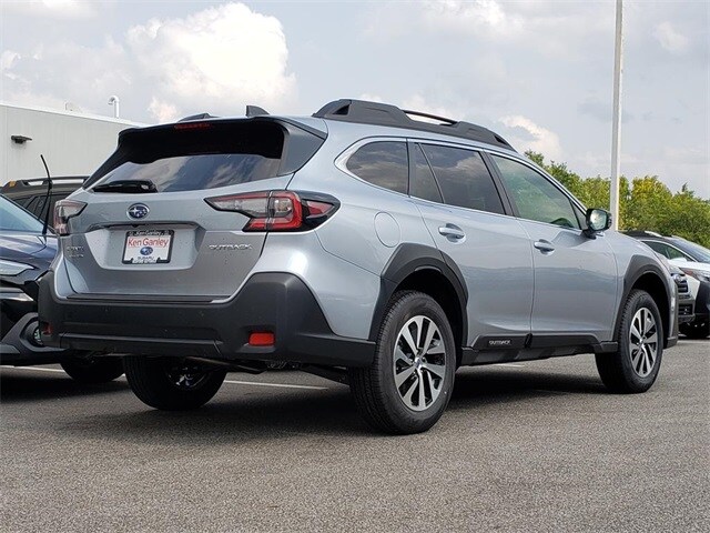 2025 Subaru Outback Premium photo 3