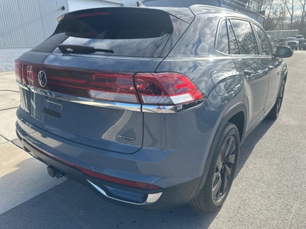 Used 2024 Volkswagen Atlas Cross Sport 2.0T SE w/Technology SUV