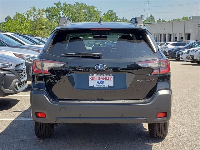 2025 Subaru Outback Onyx Edition photo 3