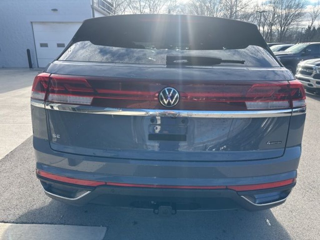 Used 2024 Volkswagen Atlas Cross Sport 2.0T SE w/Technology SUV