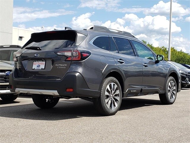 2025 Subaru Outback Touring photo 3