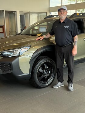 Staff member Minville Thompson from ID_cc877c04512f