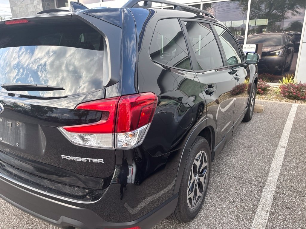 Used 2023 Subaru Forester Premium SUV