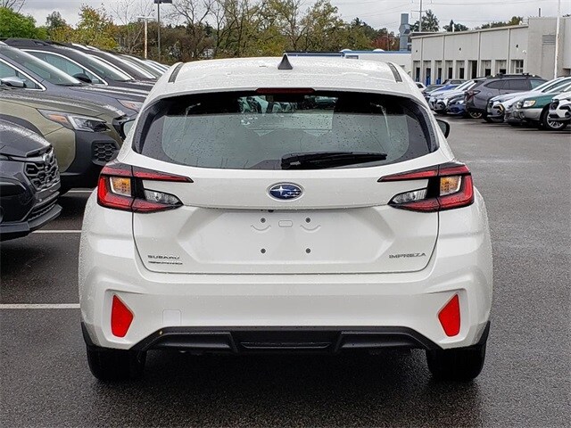 2025 Subaru Impreza Base photo 4