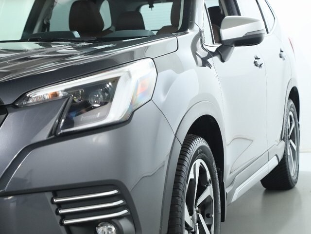 2022 Subaru Forester Touring photo 4