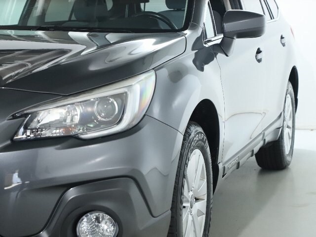 2019 Subaru Outback 2.5i Premium photo 4