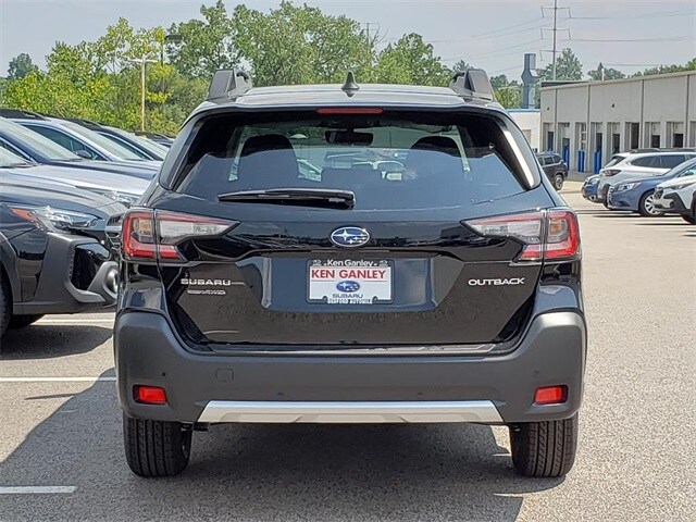 2025 Subaru Outback Limited photo 4