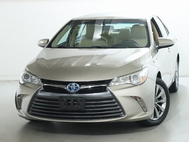 2015 Toyota Camry Hybrid XLE photo 3