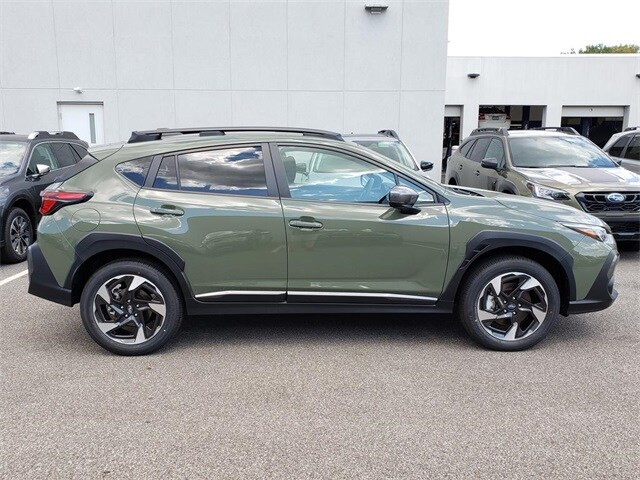 2025 Subaru Crosstrek Limited photo 2