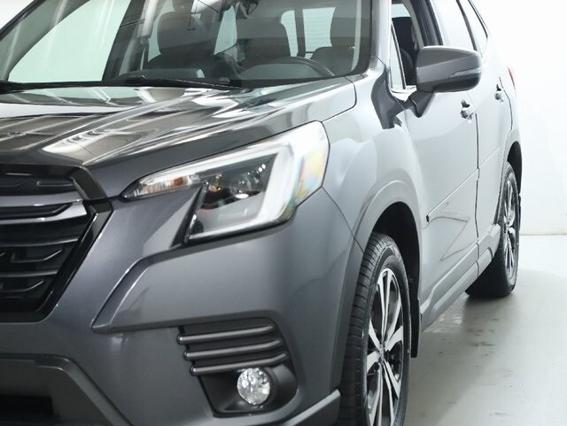 2022 Subaru Forester Limited photo 4
