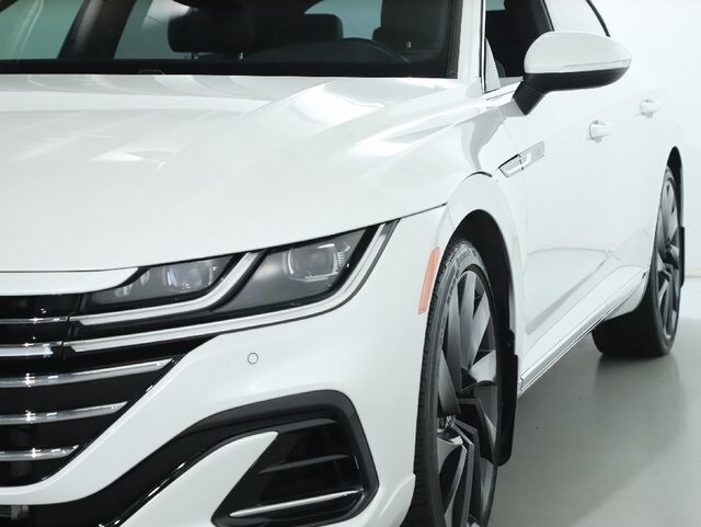 2023 Volkswagen Arteon SEL R-Line photo 3