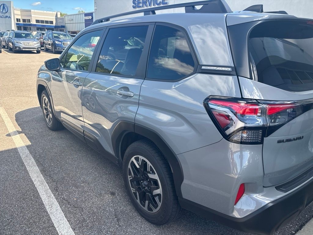 Used 2025 Subaru Forester Premium SUV
