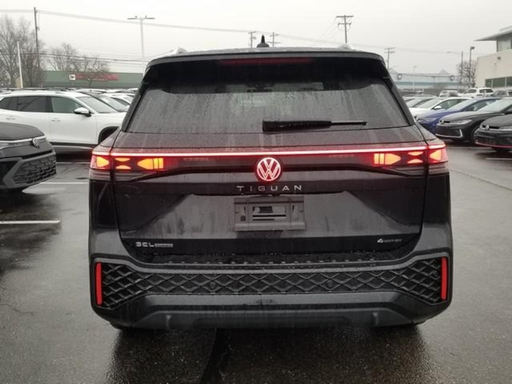 New 2026 Volkswagen Tiguan 2.0T SEL R-Line Turbo SUV