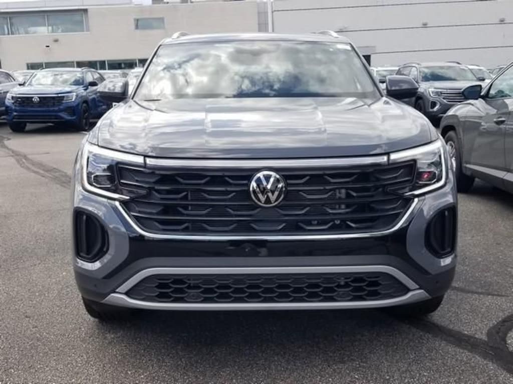 New 2026 Volkswagen Atlas Cross Sport SE w/Technology SUV