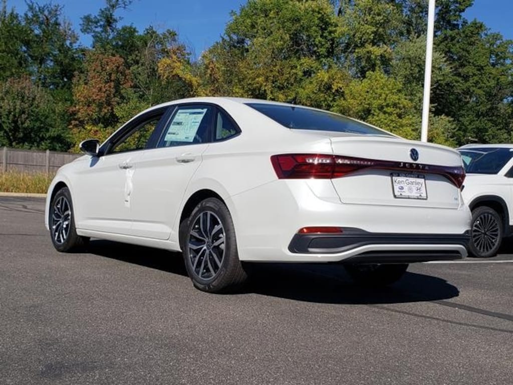 New 2026 Volkswagen Jetta 1.5T SE Sedan
