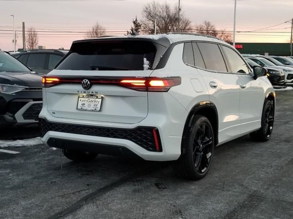 New 2026 Volkswagen Tiguan 2.0T SE R-Line Black SUV