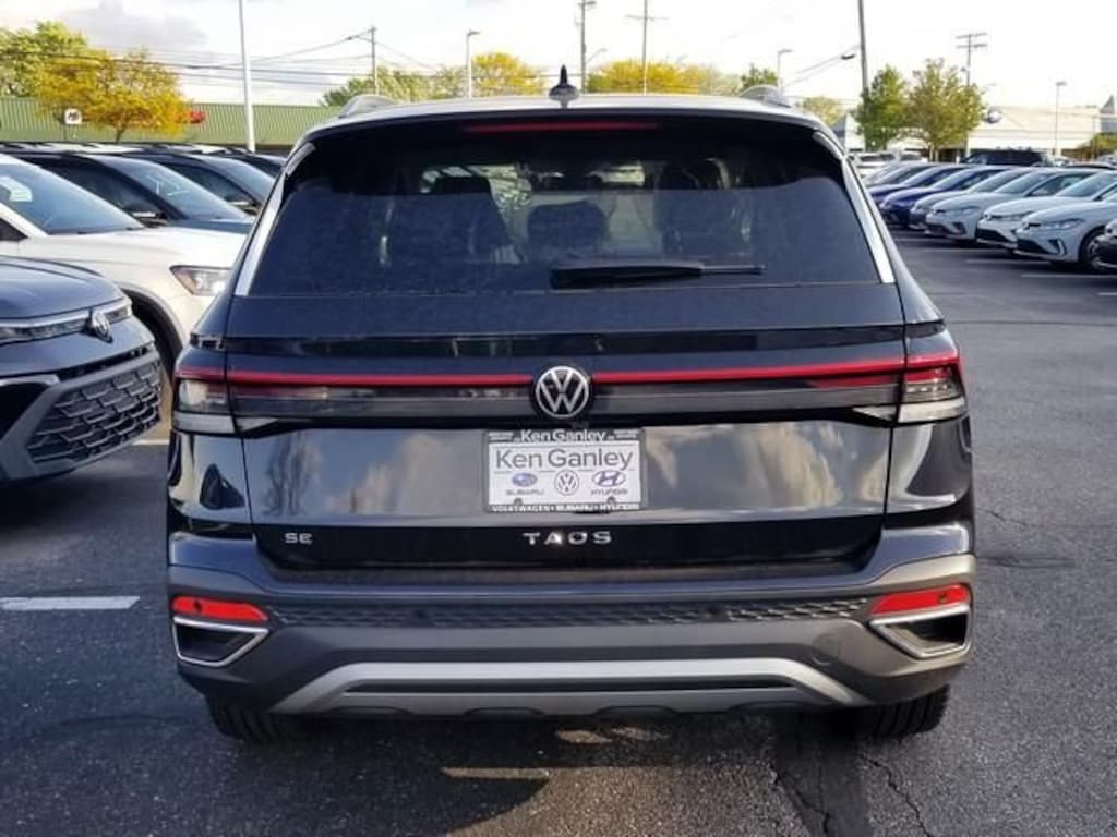 New 2026 Volkswagen Taos 1.5T SE SUV