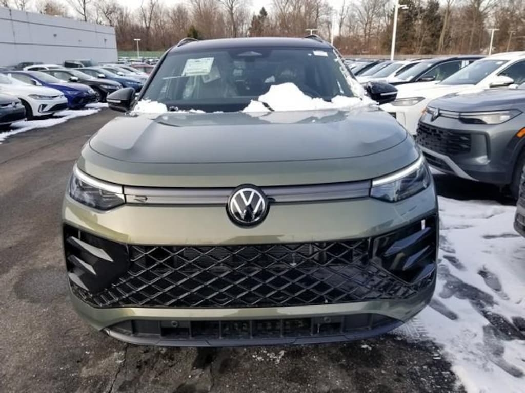 New 2026 Volkswagen Tiguan 2.0T SE R-Line Black SUV