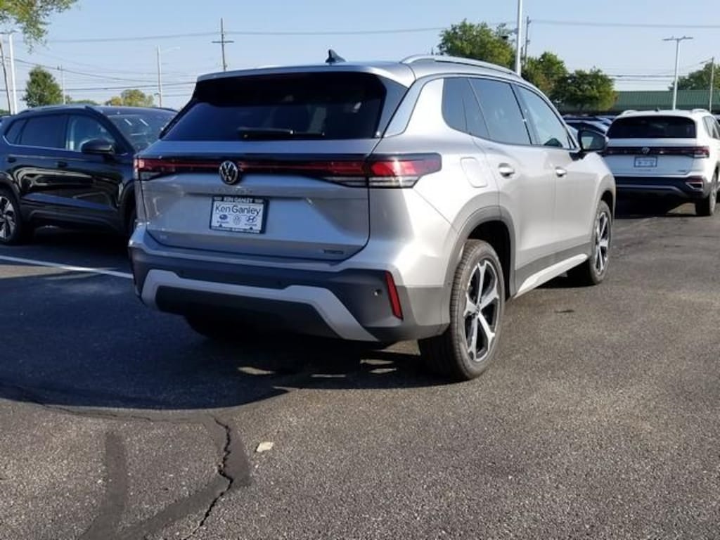 New 2025 Volkswagen Tiguan 2.0T SE SUV