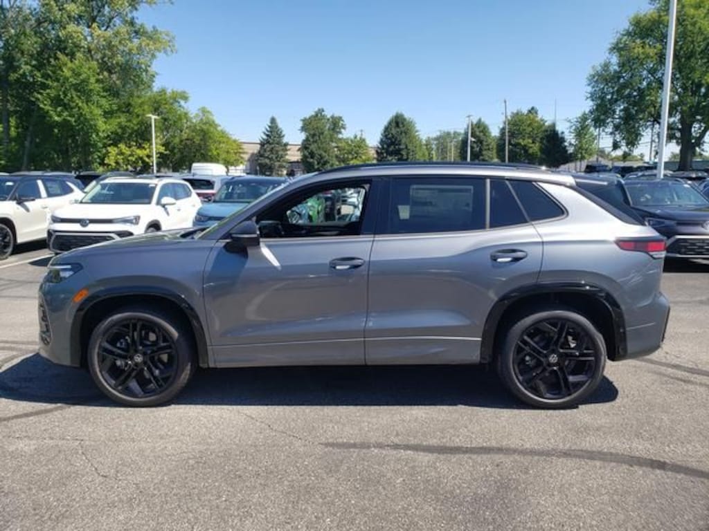 New 2026 Volkswagen Tiguan SE R-Line Black SUV