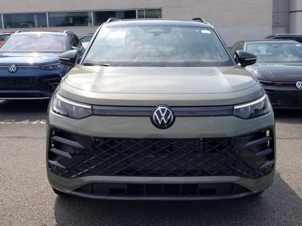 New 2026 Volkswagen Tiguan SE R-Line Black SUV