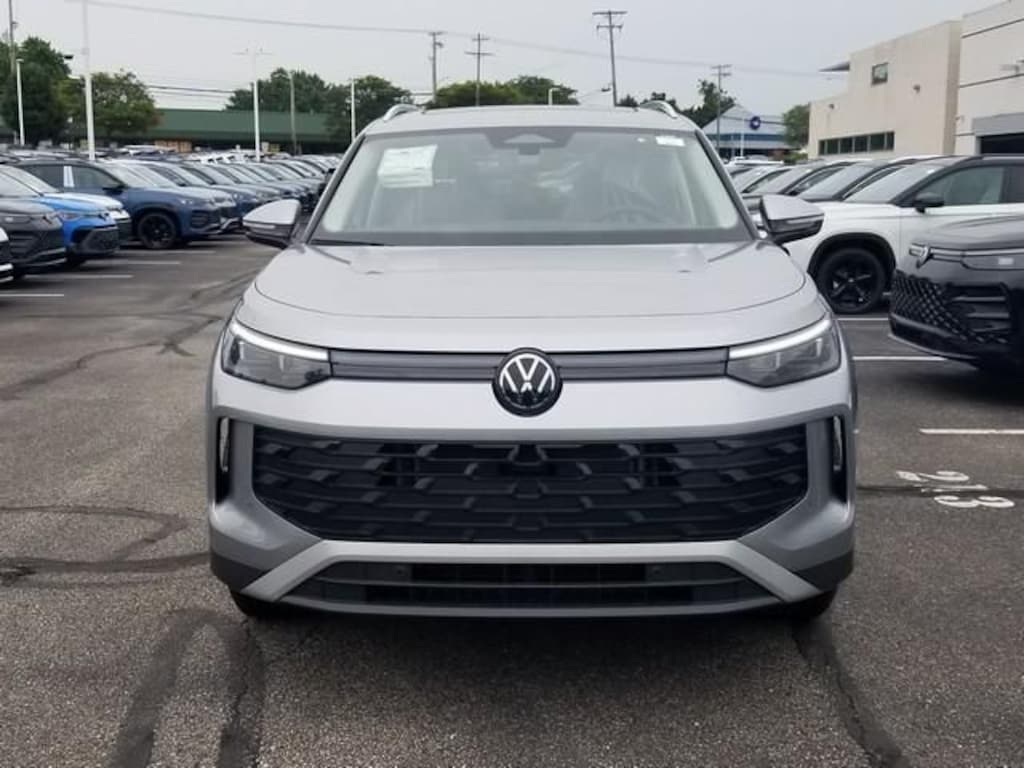 New 2026 Volkswagen Tiguan SE SUV