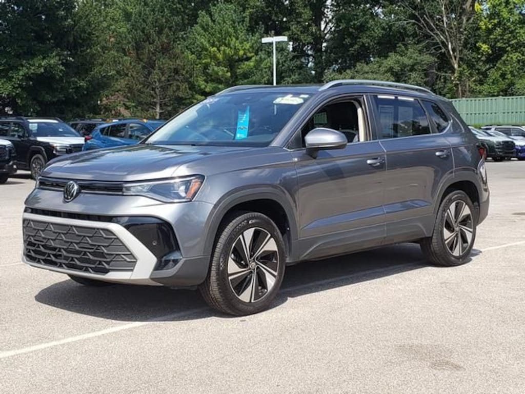Used 2025 Volkswagen Taos 1.5T SE SUV
