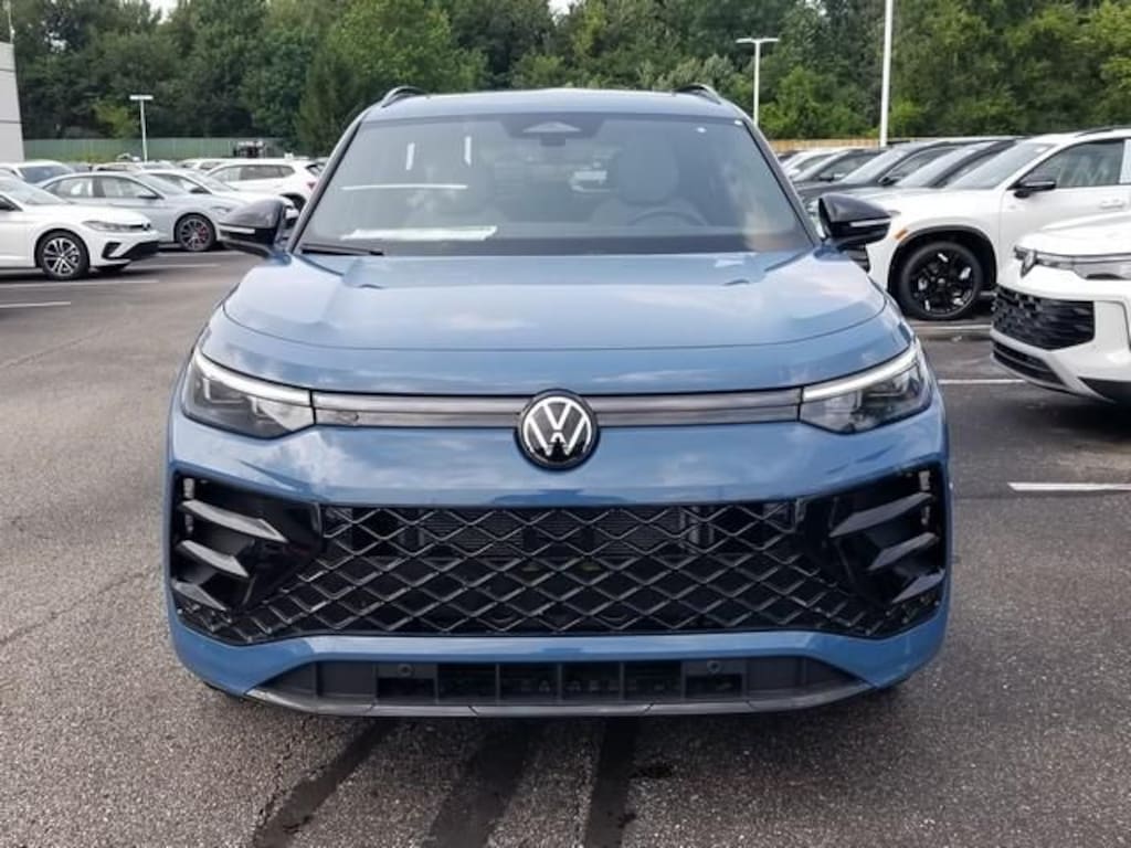 New 2026 Volkswagen Tiguan SE R-Line Black SUV