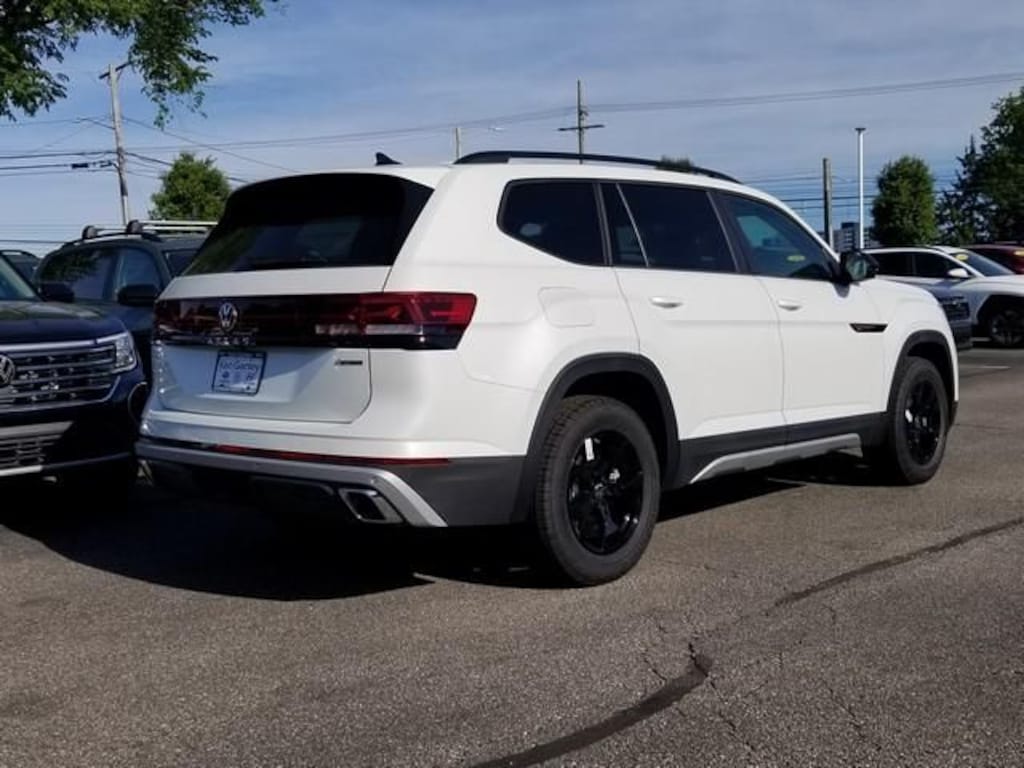 New 2026 Volkswagen Atlas 2.0T Peak Edition SUV