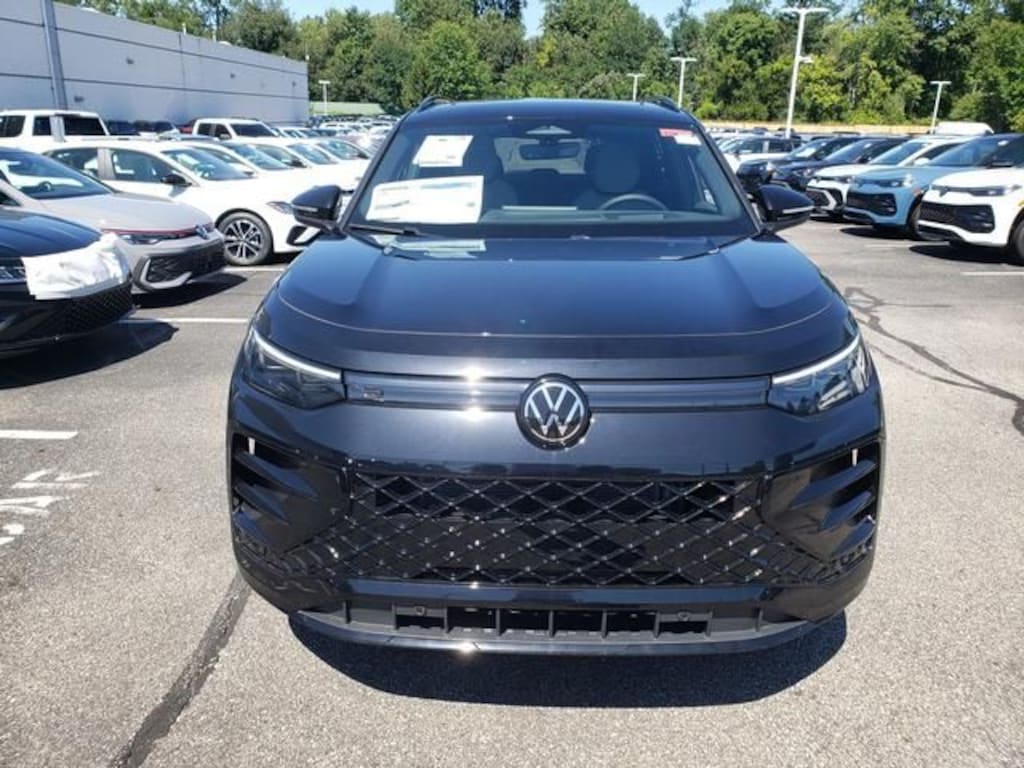 New 2026 Volkswagen Tiguan SE R-Line Black SUV