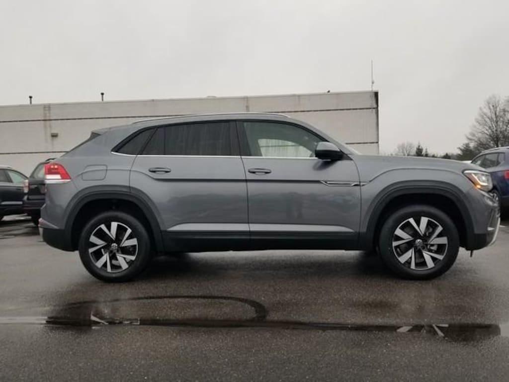 Used 2022 Volkswagen Atlas Cross Sport 2.0T SE SUV