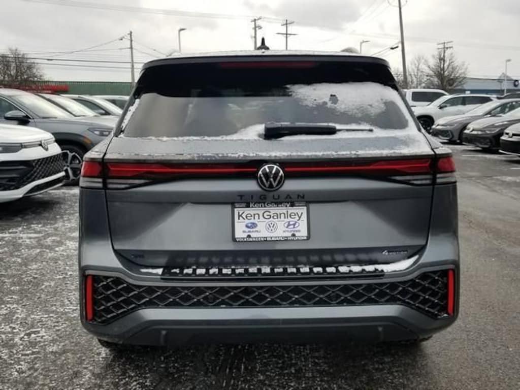 New 2026 Volkswagen Tiguan 2.0T SE R-Line Black SUV