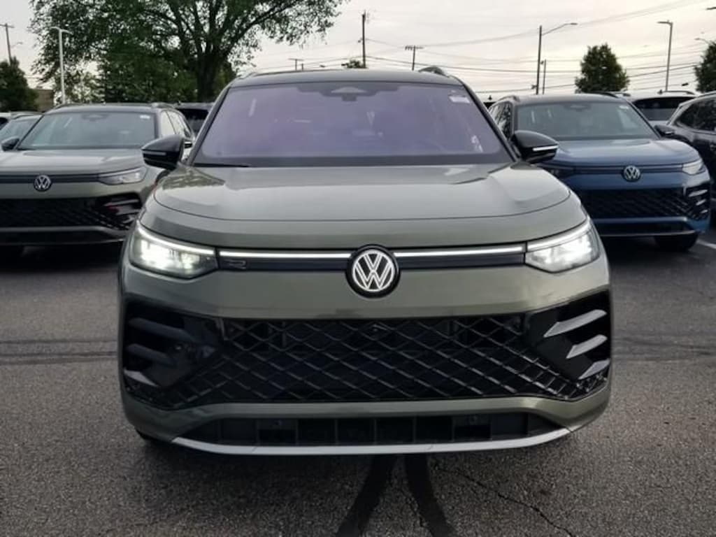 New 2026 Volkswagen Tiguan 2.0T SEL R-Line Turbo SUV