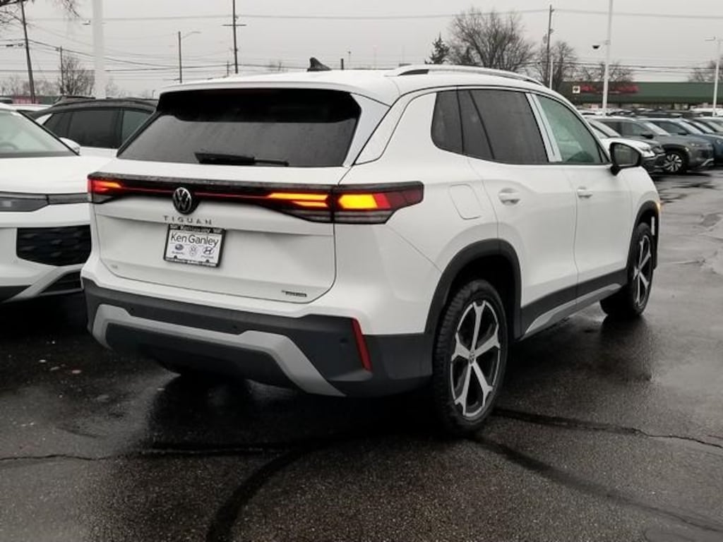 New 2026 Volkswagen Tiguan 2.0T SE SUV