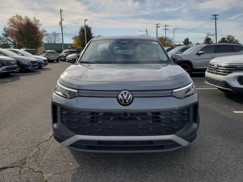 New 2026 Volkswagen Tiguan 2.0T SE SUV