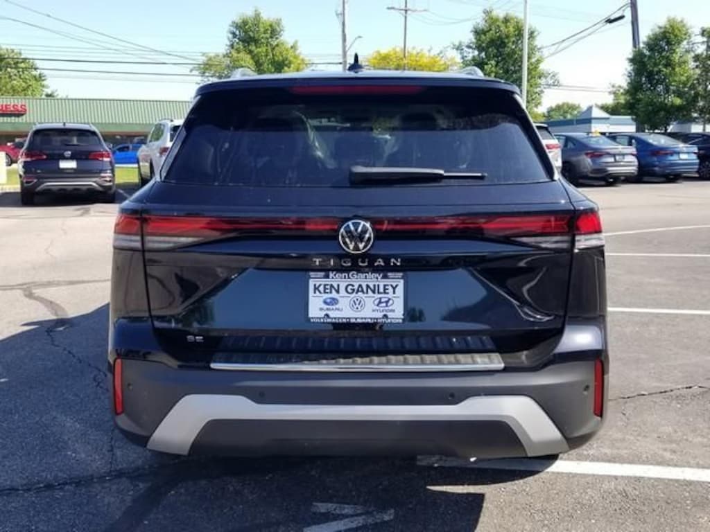New 2026 Volkswagen Tiguan 2.0T SE SUV