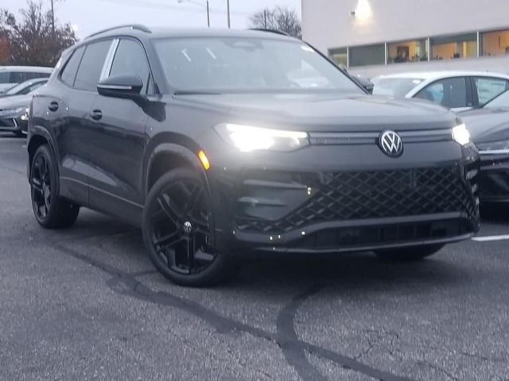 New 2026 Volkswagen Tiguan 2.0T SE R-Line Black SUV
