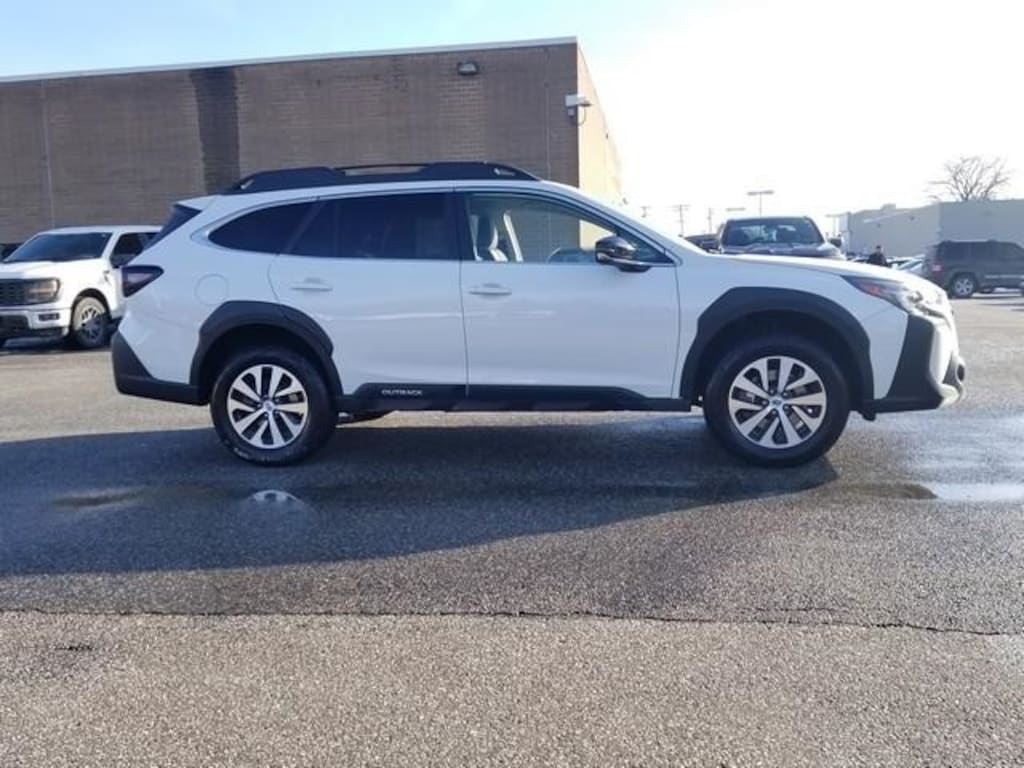 Used 2024 Subaru Outback Premium SUV