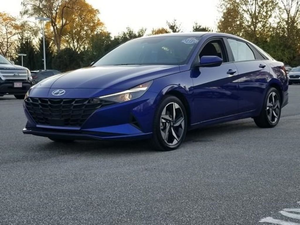 Used 2023 Hyundai Elantra SEL Sedan