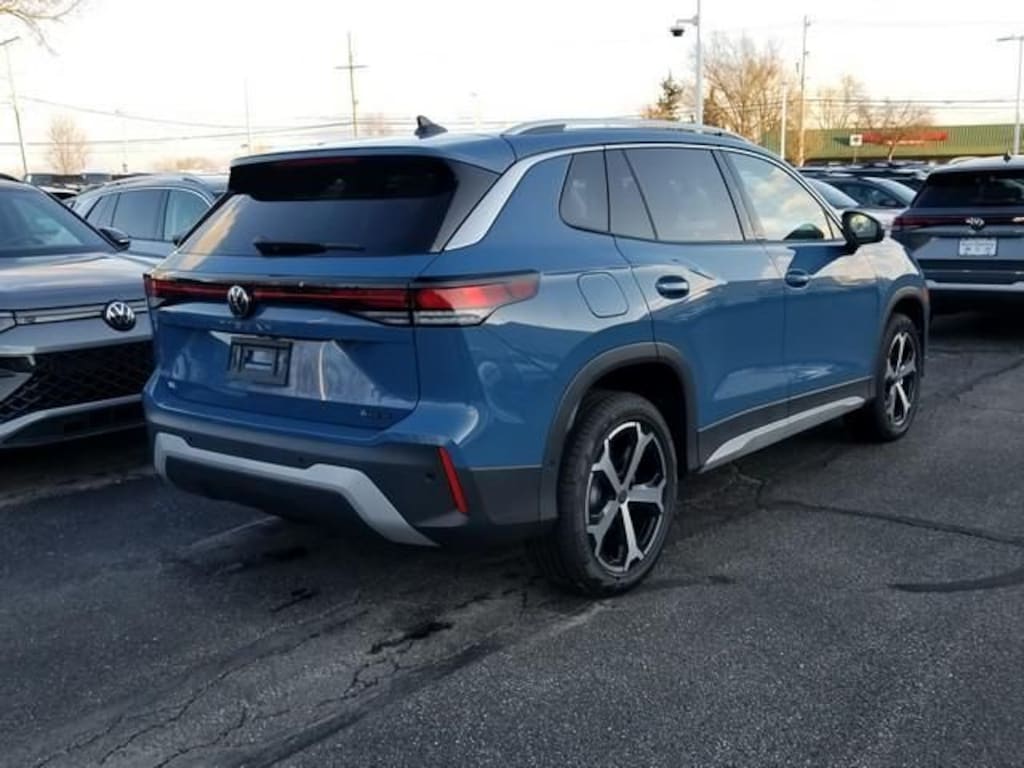 New 2026 Volkswagen Tiguan 2.0T SE SUV