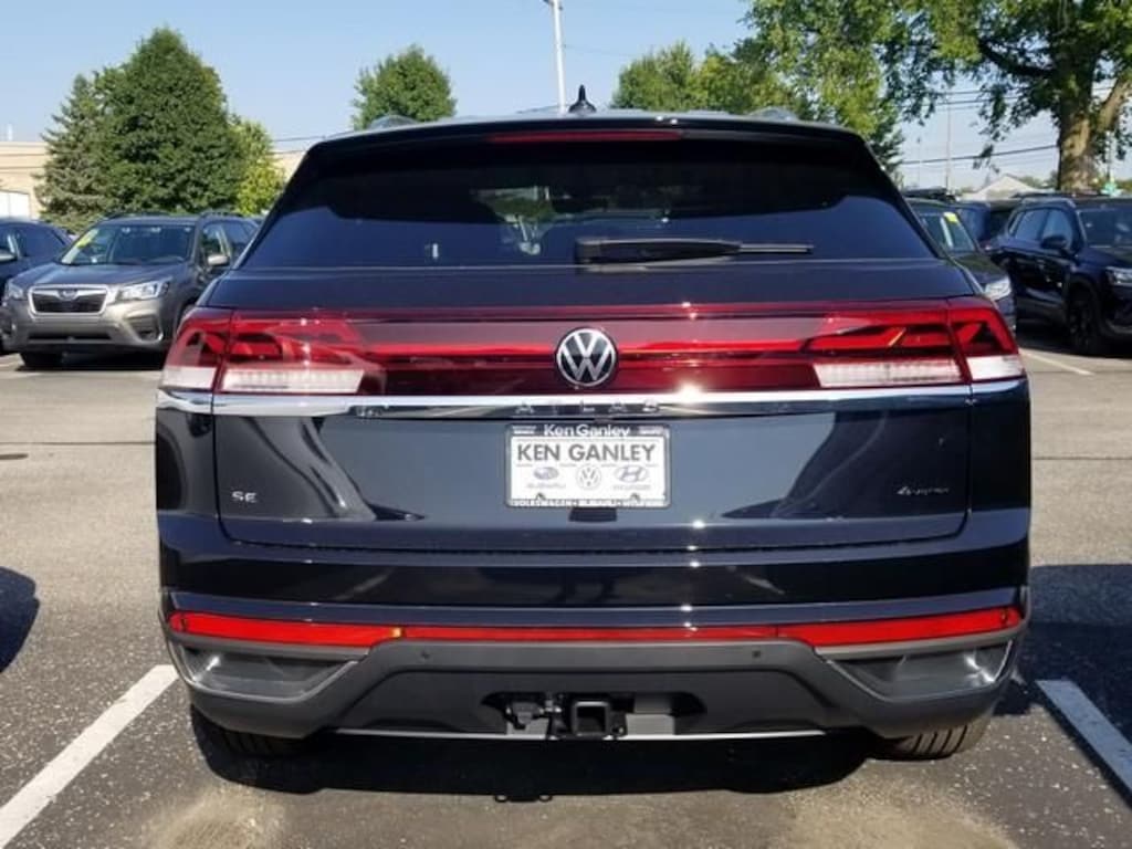 New 2026 Volkswagen Atlas Cross Sport SE w/Technology SUV