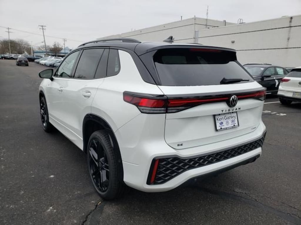 New 2026 Volkswagen Tiguan 2.0T SE R-Line Black SUV