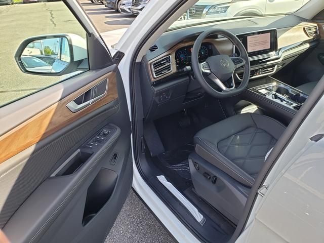 2026 Volkswagen Atlas SE w/Tech - Photo 6