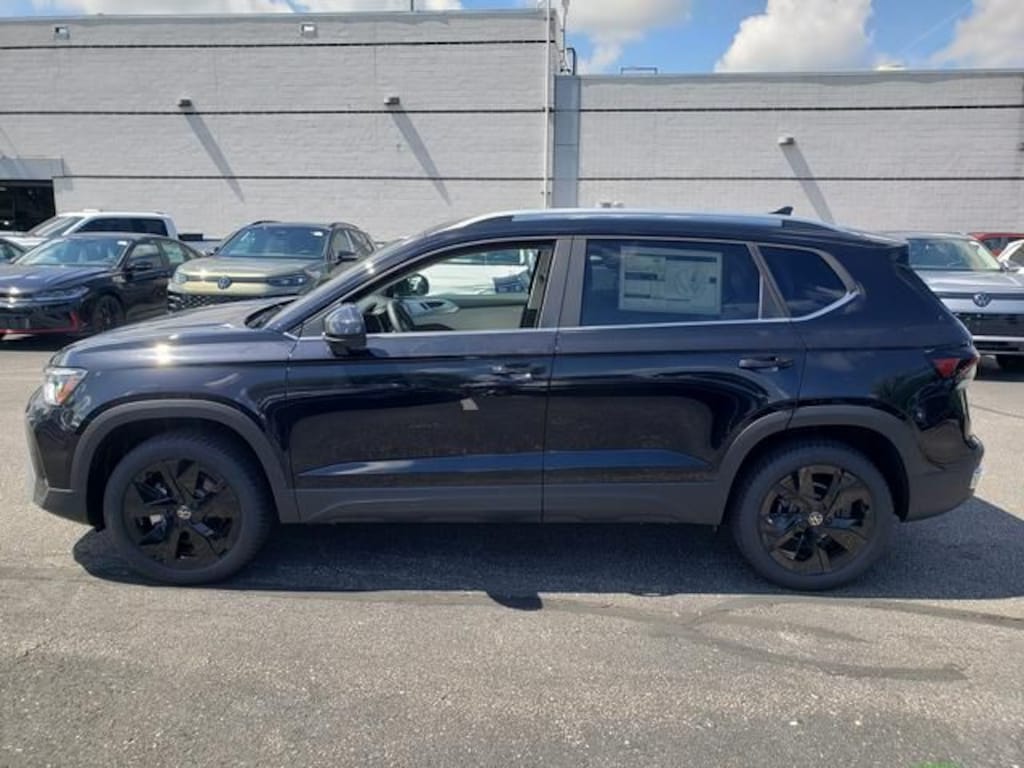New 2026 Volkswagen Taos 1.5T SE SUV