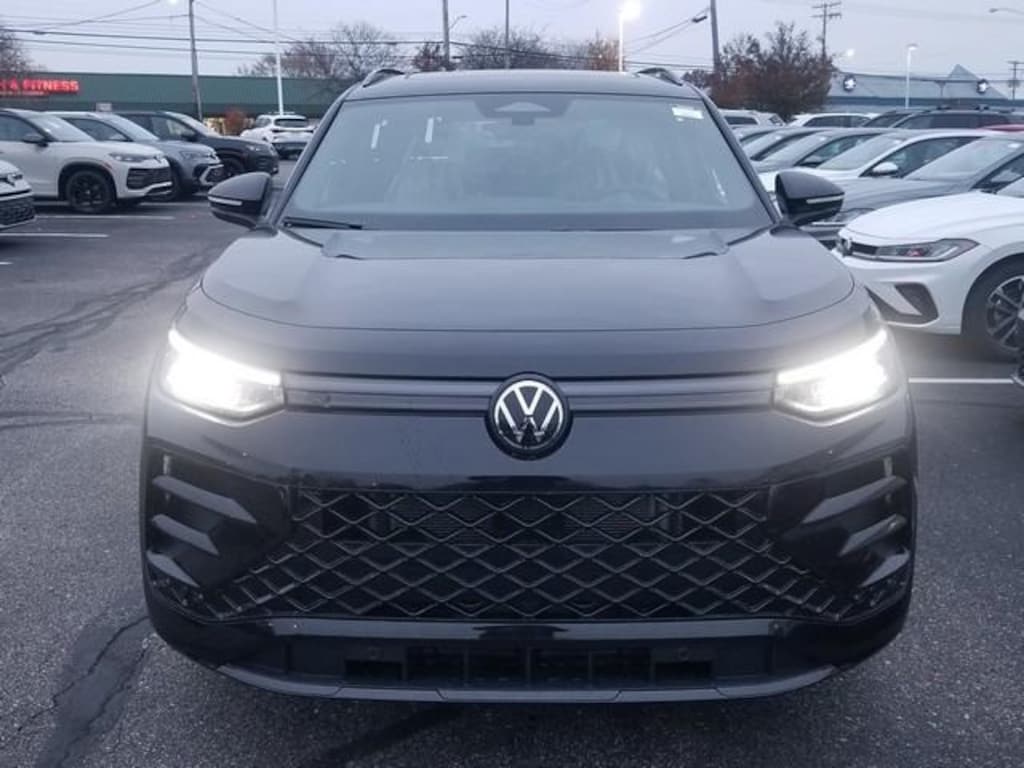 New 2026 Volkswagen Tiguan 2.0T SE R-Line Black SUV
