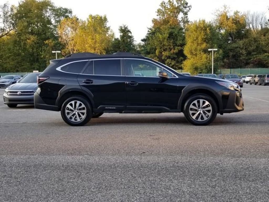 Used 2024 Subaru Outback Premium SUV