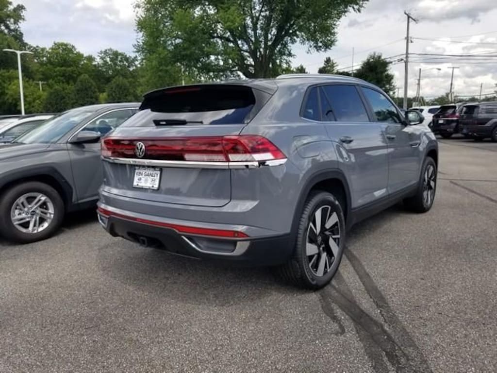 New 2026 Volkswagen Atlas Cross Sport SE w/Technology SUV