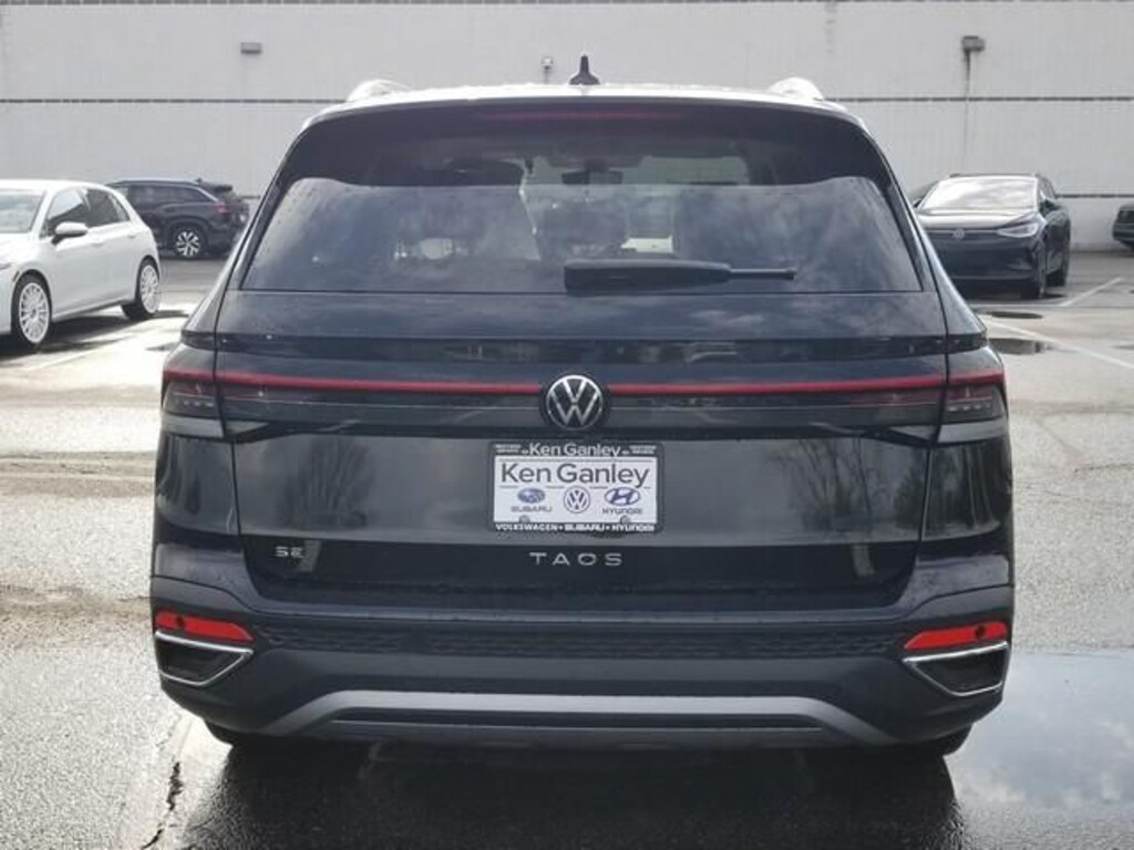 New 2026 Volkswagen Taos 1.5T SE SUV