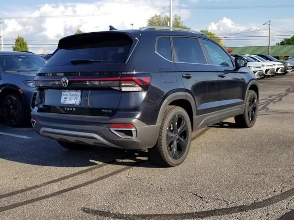 New 2026 Volkswagen Taos 1.5T SEL SUV