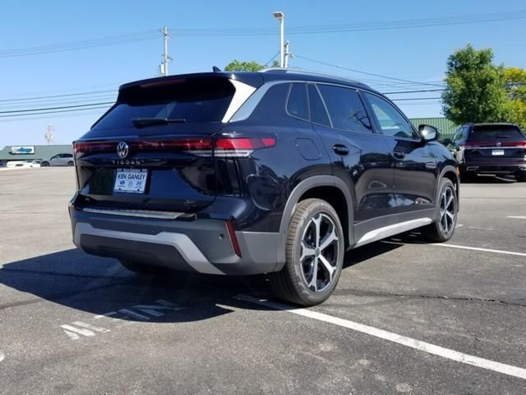New 2026 Volkswagen Tiguan 2.0T SE SUV